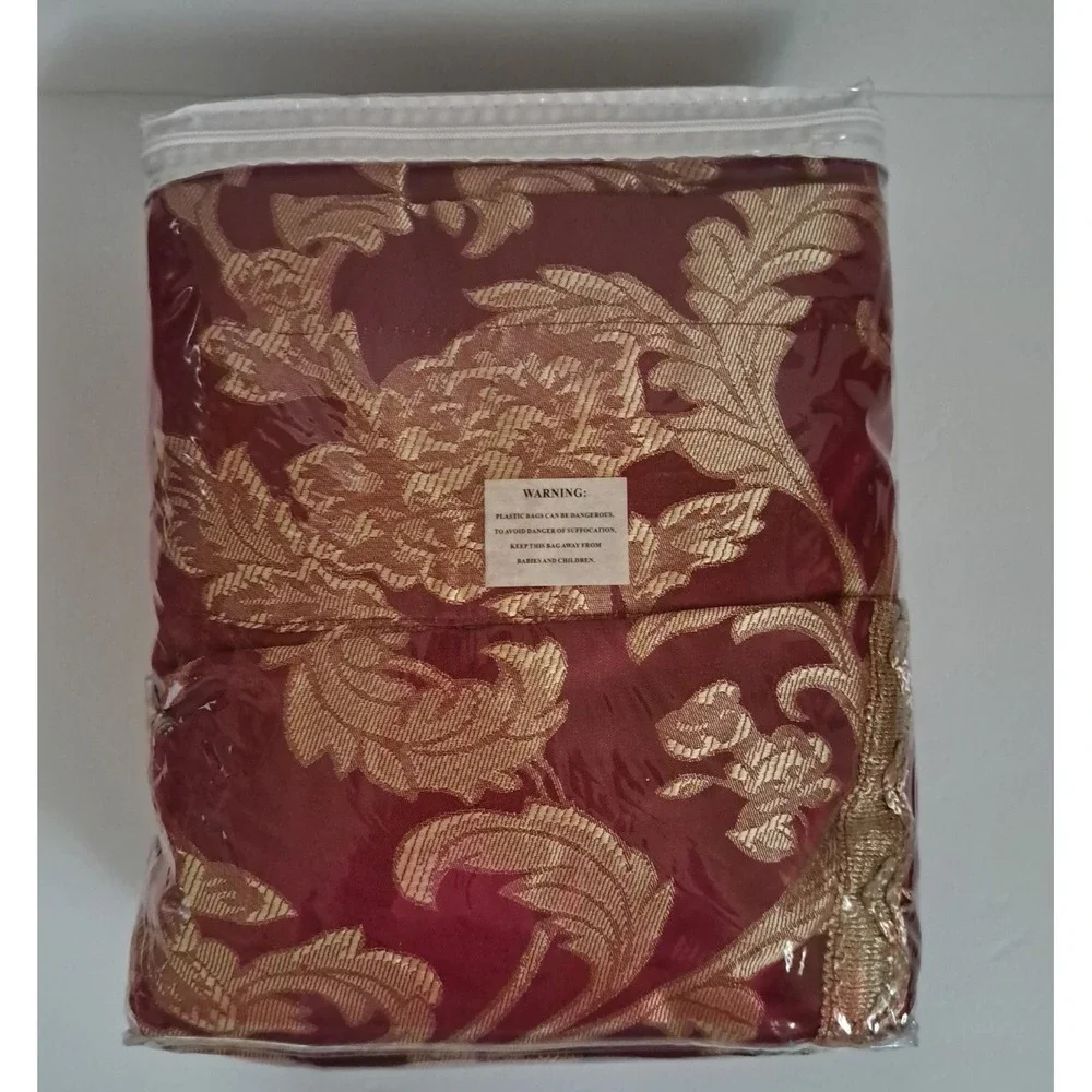 Jacquard Burgundy & Gold 84